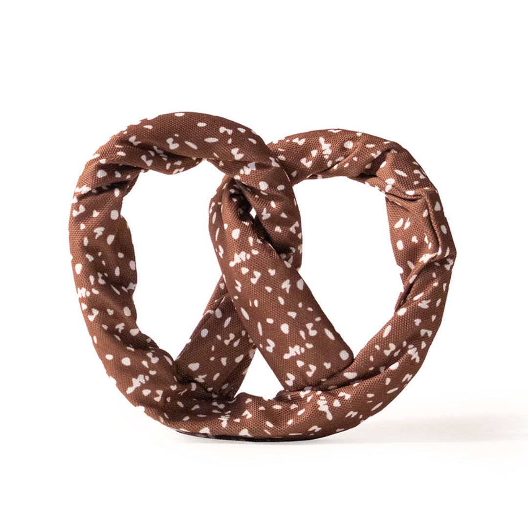 Woof Plays - Knotty Snack